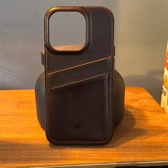 Bullstrap leather IPhone 14 Pro Case - Picture 2 of 4